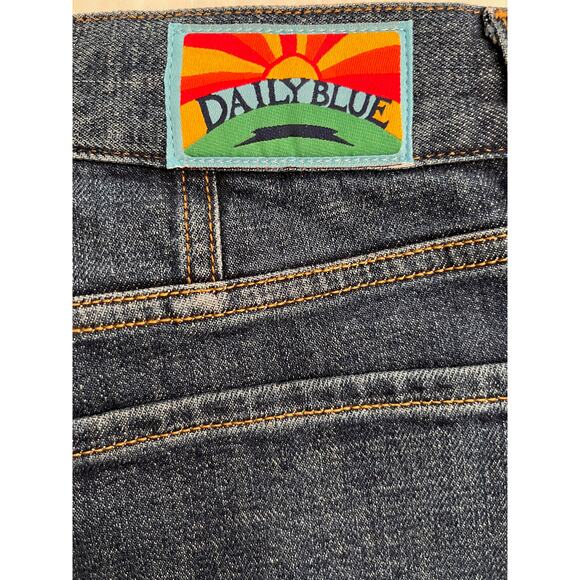DAILY BLUE Women's Denim Jeans Manya in Med Wash Legacy Sz 30 NWT - Picture 11 of 13